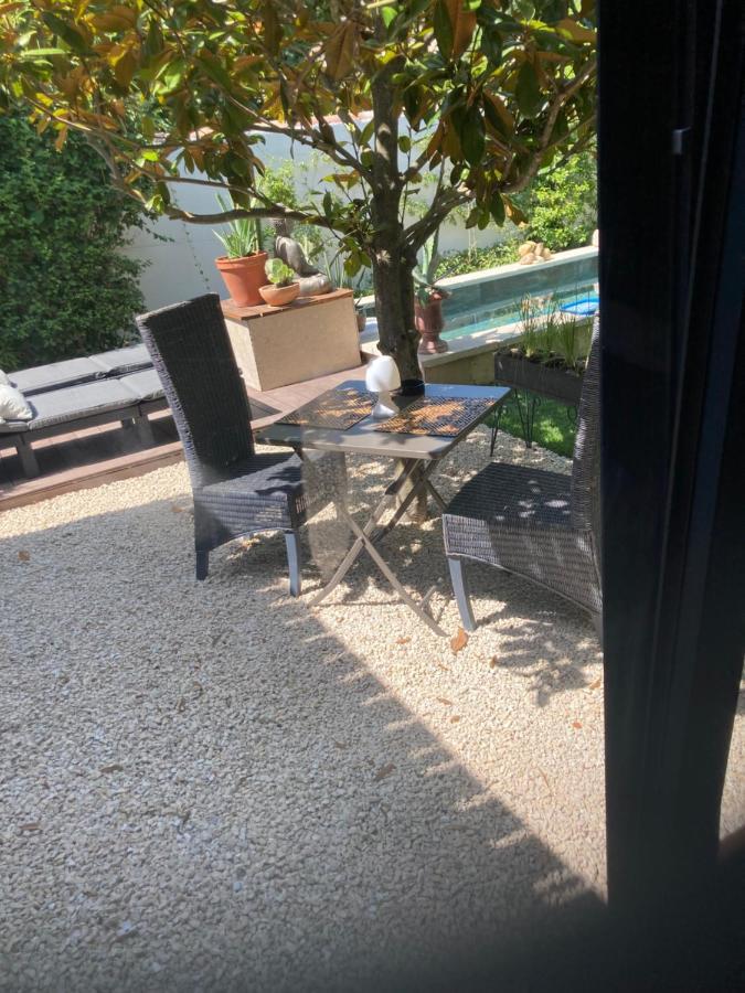 Ferienwohnung A Lombre Du Magnolia LʼIsle-sur-la-Sorgue Exterior foto
